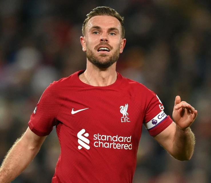 Jordan Henderson – Side Swept Hair with Low Drop Fade