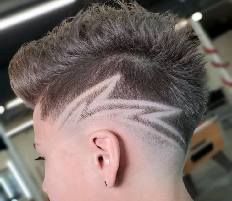 Tapered Neckline With Razored Design