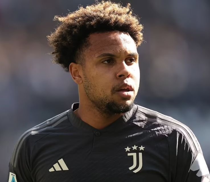 Weston McKennie – Kinky Curls with Faded Sides